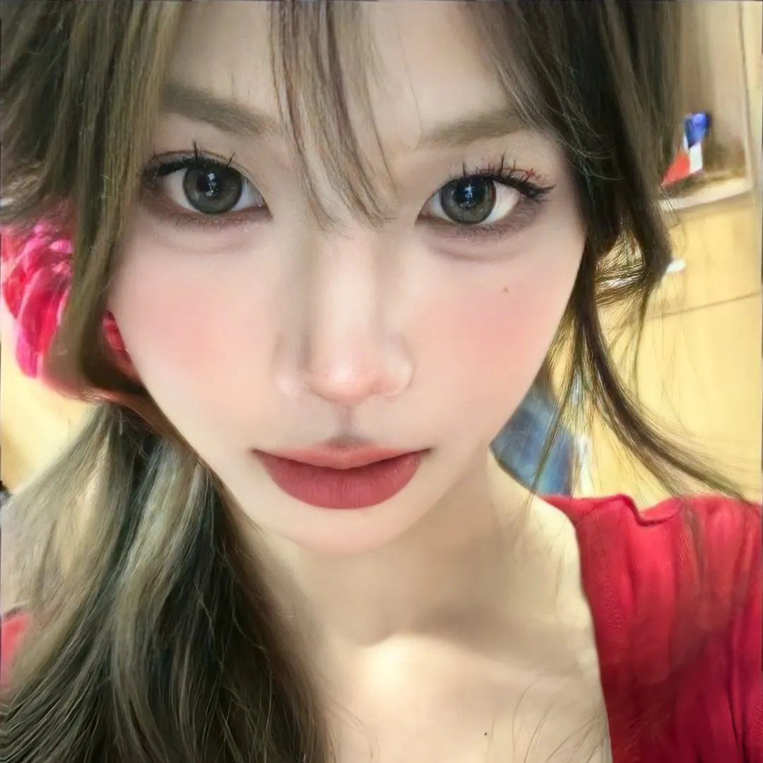 一匹马奔跑，一匹马跳跃